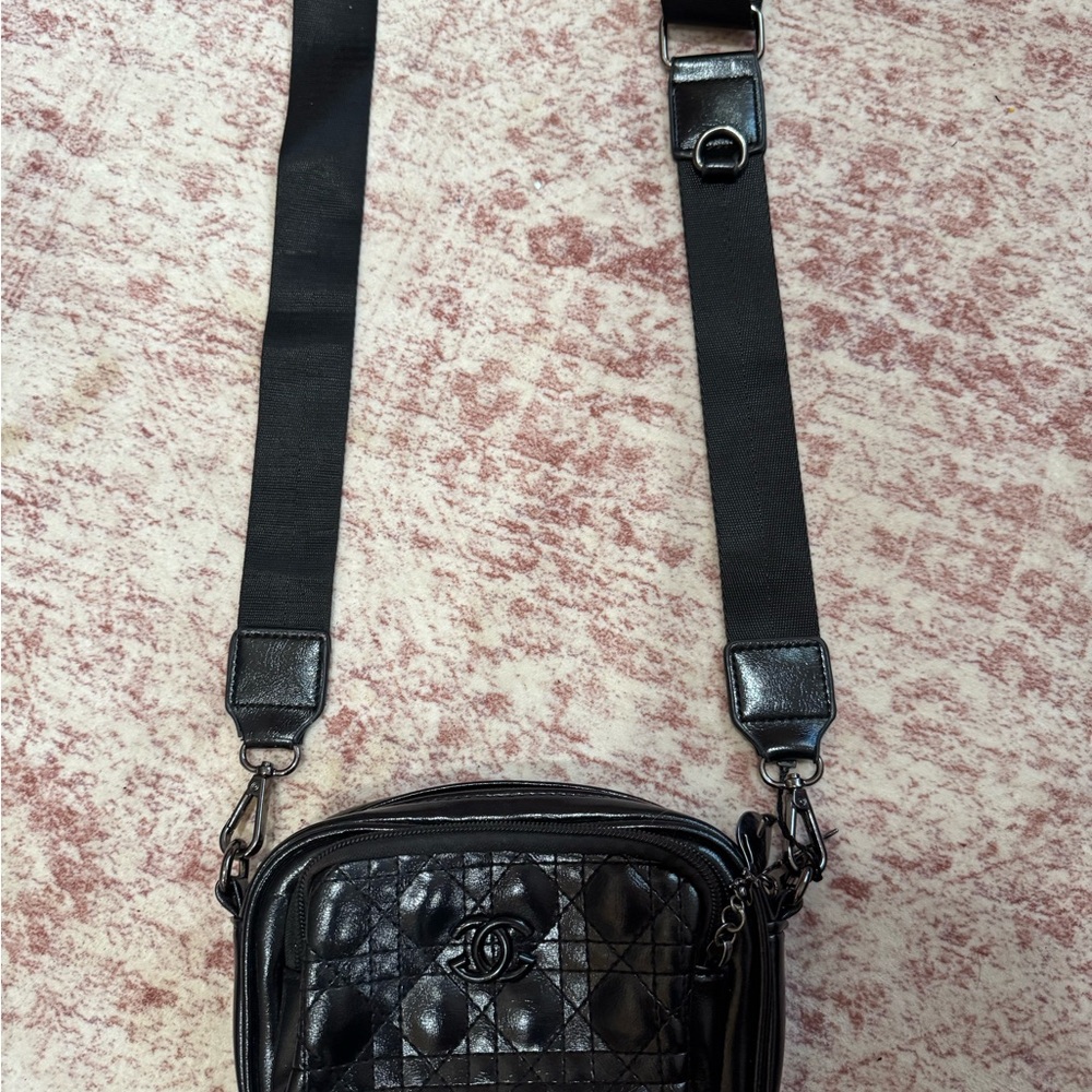Chic Black Quilted Shoulder Bag